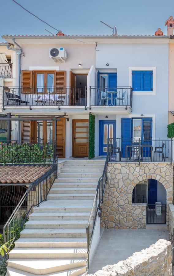 Apartmen Plus U Centru Blizu Plaze Njivice Ngoại thất bức ảnh