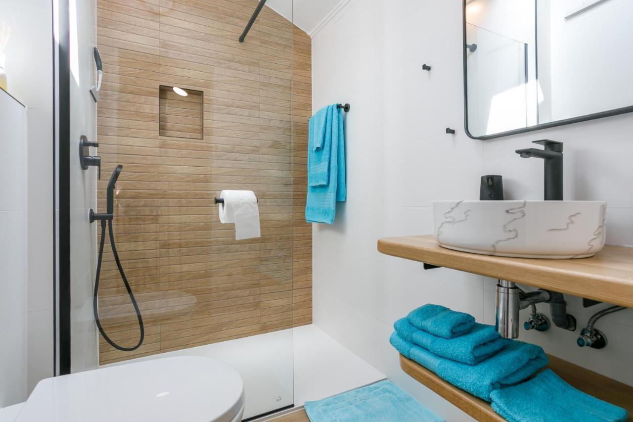 Apartmen Plus U Centru Blizu Plaze Njivice Ngoại thất bức ảnh